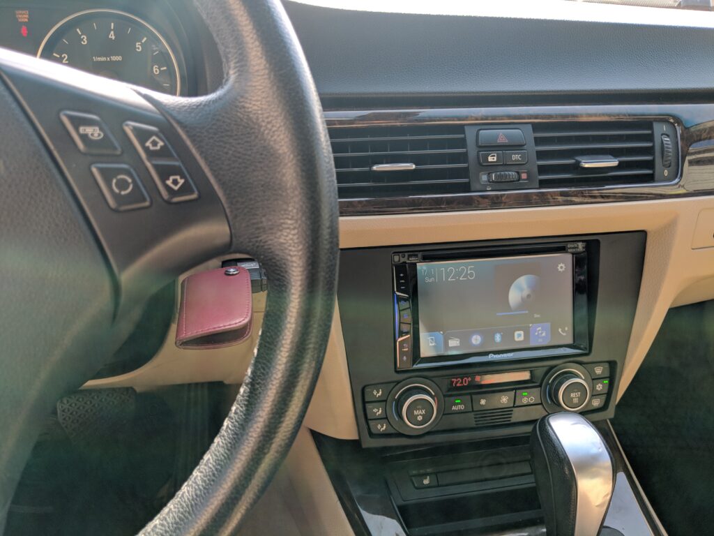 Pioneer NEX stereo with Apple CarPlay installed in a 2007 BMW 328i